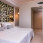 Neikos Mediterraneo Luxury Suites 4